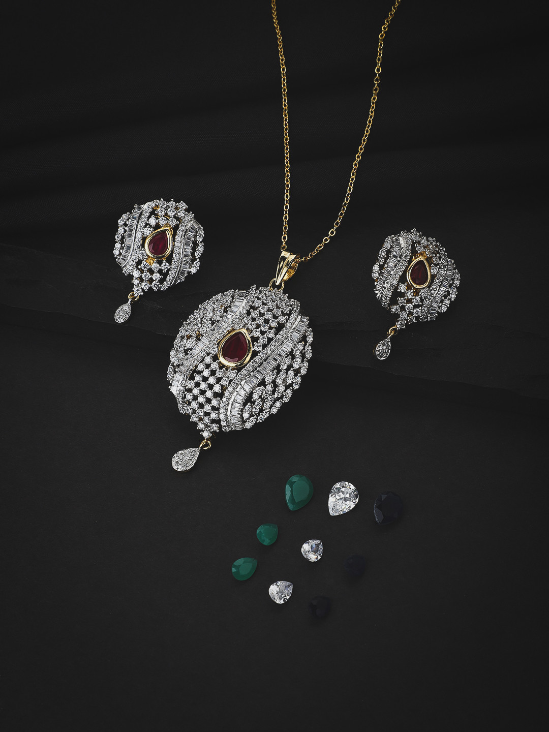 KOLHA-BY CARLTON Gold-Plated & Red Necklace & Earring Set with Changeable Stones
KOLHA-BY CARLTON Gold-Plated & Red Necklace & Earring Set with Changeable Stones