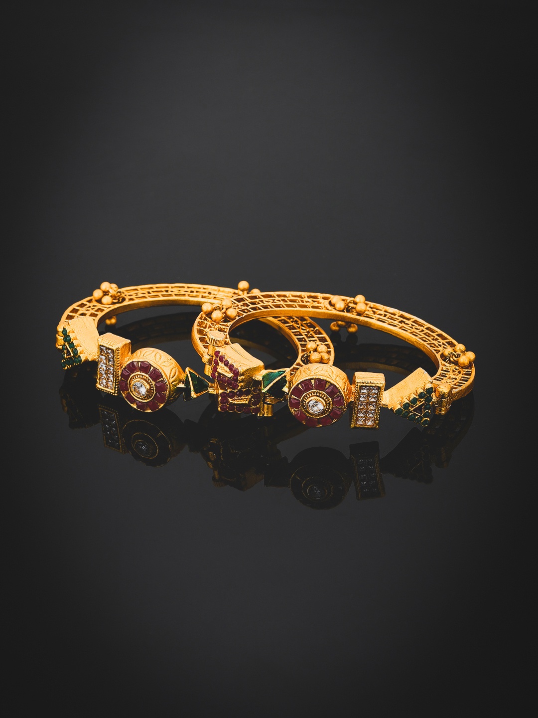 KOLHA-BY CARLTON Set Of 2 Magenta & Green Gold-Plated Stone Studded Handcrafted Bangles
KOLHA-BY CARLTON Set Of 2 Magenta & Green Gold-Plated Stone Studded Handcrafted Bangles