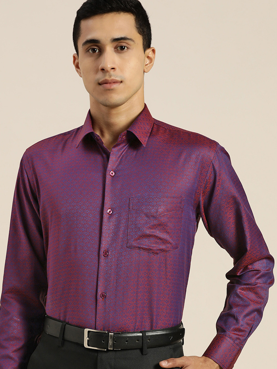 Hancock Men Maroon Premium Slim Fit Opaque Printed Formal Shirt 
Hancock Men Maroon Premium Slim Fit Opaque Printed Formal Shirt