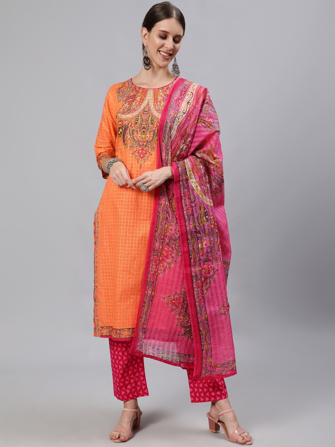 Ishin Women Orange Ethnic Motifs Regular Pure Cotton Kurta with Trousers & With Dupatta
Ishin Women Orange Ethnic Motifs Regular Pure Cotton Kurta with Trousers & With Dupatta
