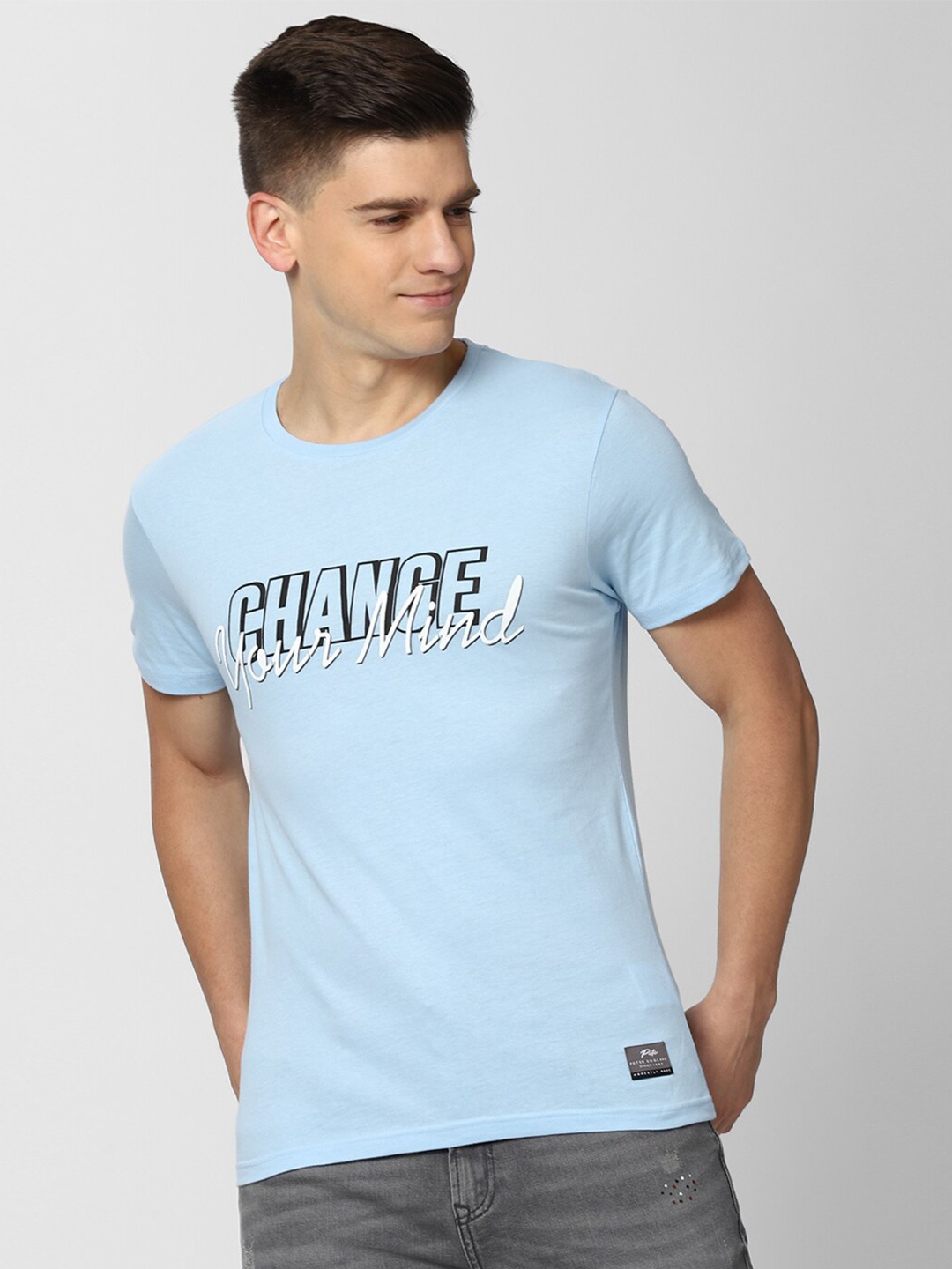 Peter England Casuals Men Blue Typography Printed Pure Cotton Slim Fit Pure Cotton T-shirt
Peter England Casuals Men Blue Typography Printed Pure Cotton Slim Fit Pure Cotton T-shirt