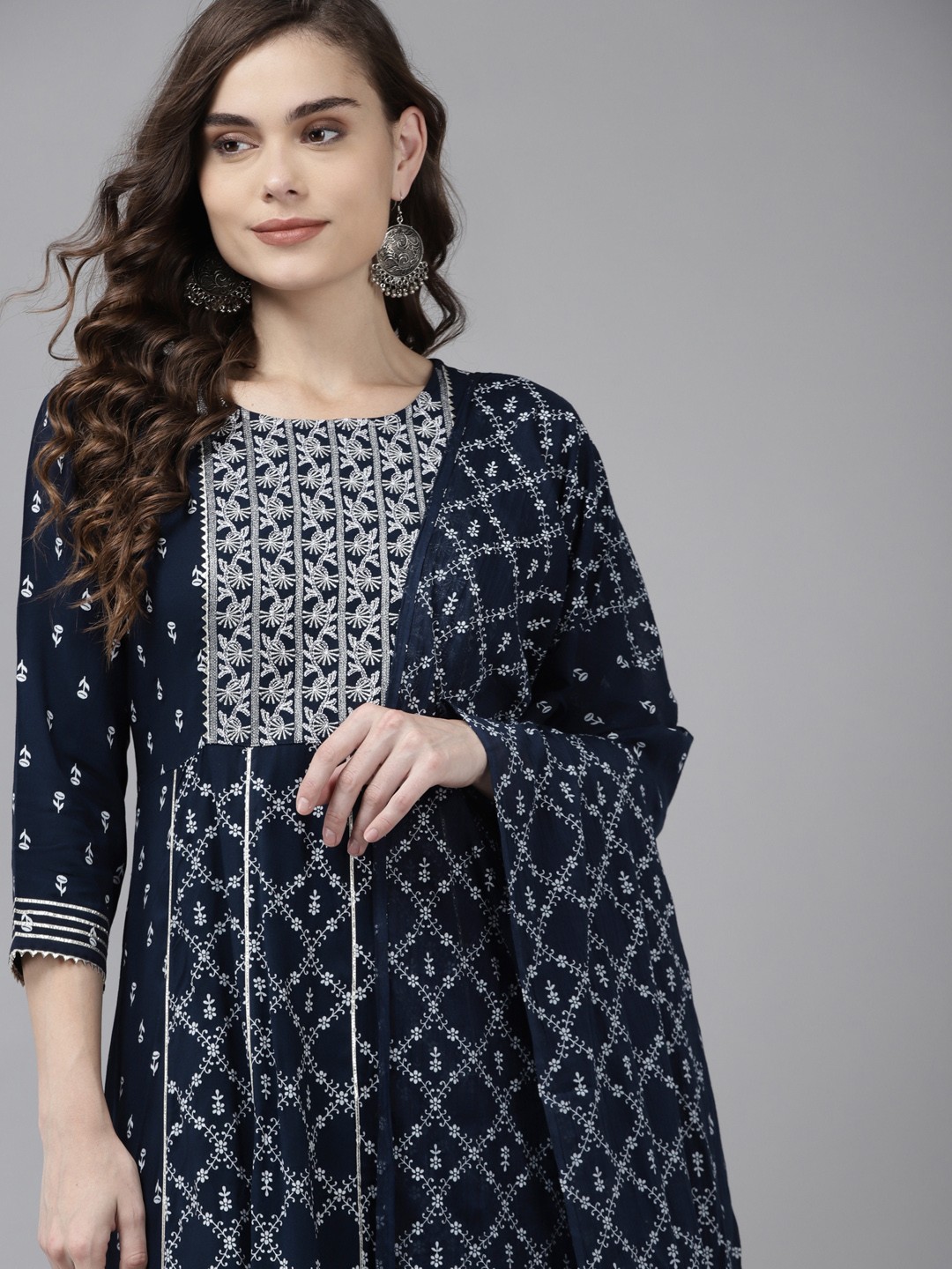 Indo Era Women Navy Blue Floral Embroidered Regular Kurta with Trousers & With Dupatta
Indo Era Women Navy Blue Floral Embroidered Regular Kurta with Trousers & With Dupatta
