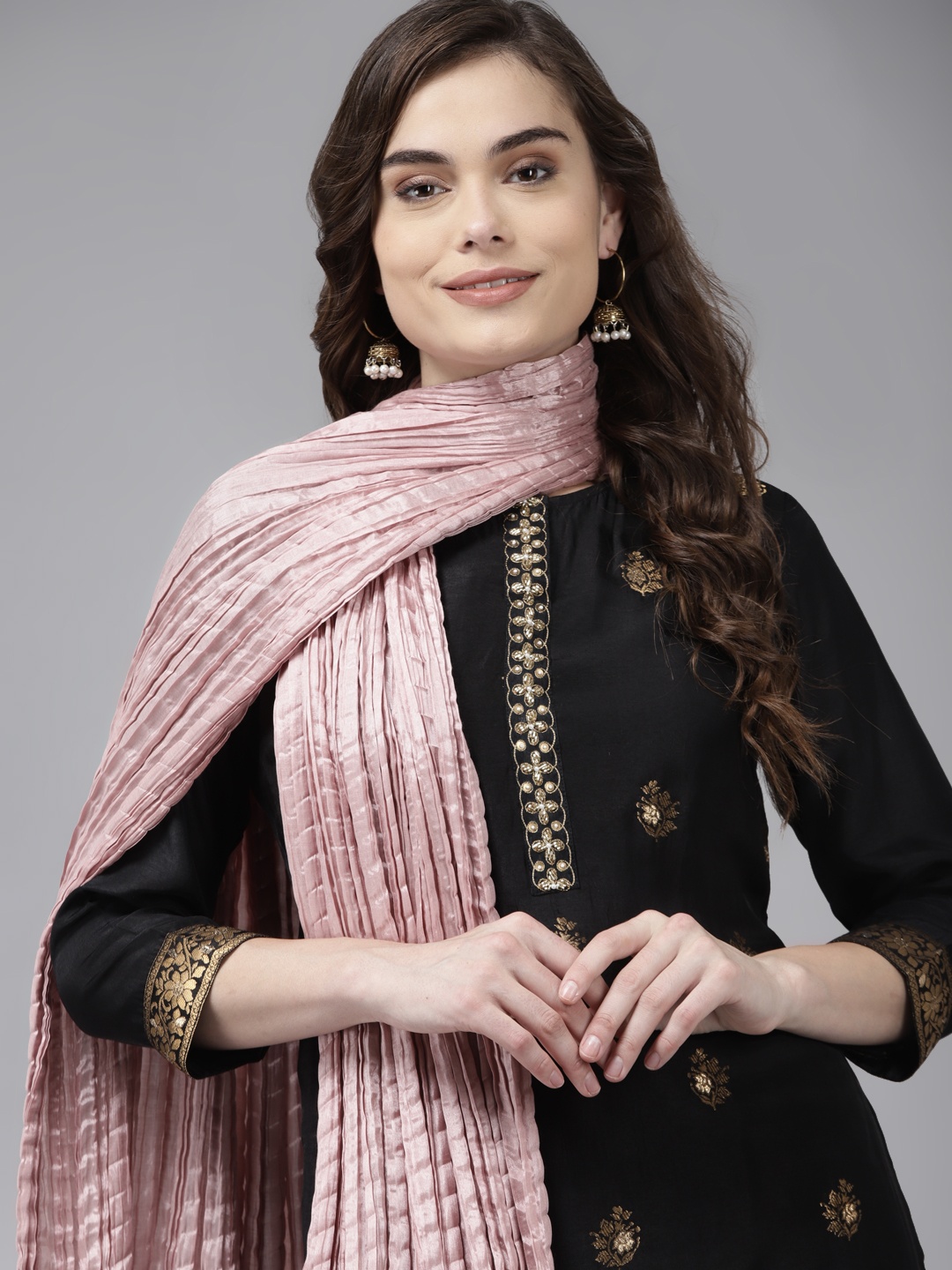 Indo Era Women Black & Peach Floral Embroidered Regular Liva Kurta With Skirt & Dupatta
Indo Era Women Black & Peach Floral Embroidered Regular Liva Kurta With Skirt & Dupatta