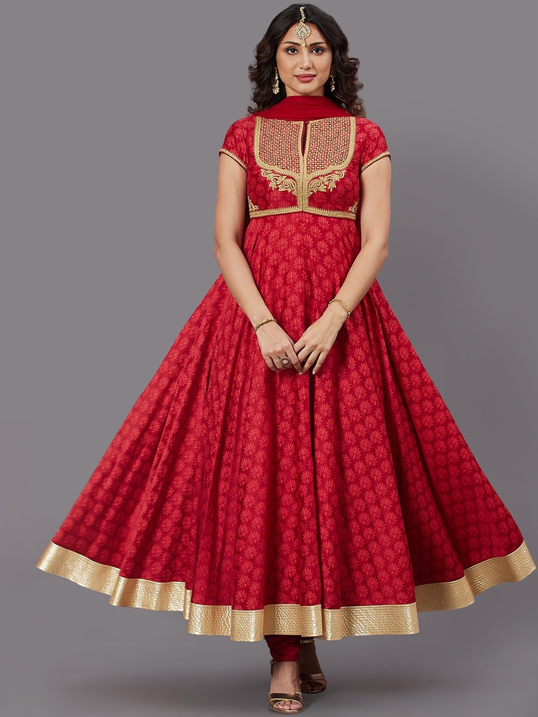 Biba by Rohit Bal by Rohit Bal Red & Gold-Toned Floral Printed Empire Kurta With Churidar & Dupatta
Biba by Rohit Bal by Rohit Bal Red & Gold-Toned Floral Printed Empire Kurta With Churidar & Dupatta