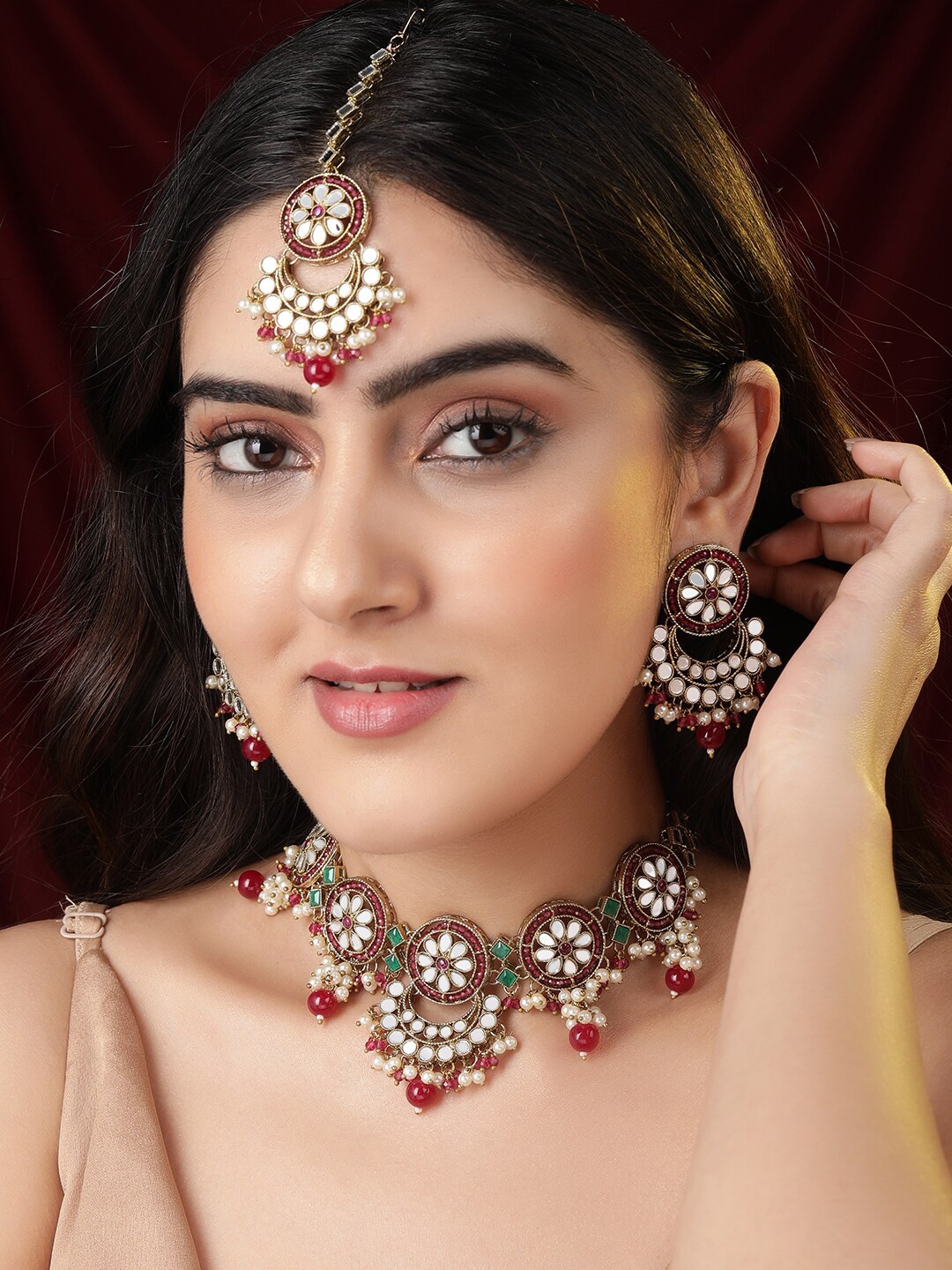 Rubans 24K Gold-Plated White & Red Stone-Studded & Beaded Handcrafted Jewellery Set
Rubans 24K Gold-Plated White & Red Stone-Studded & Beaded Handcrafted Jewellery Set