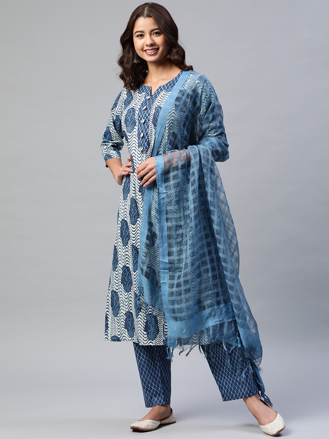 Yuris Women Blue Ethnic Motifs Print Regular Pure Cotton Kurta with Trousers & Dupatta
Yuris Women Blue Ethnic Motifs Print Regular Pure Cotton Kurta with Trousers & Dupatta