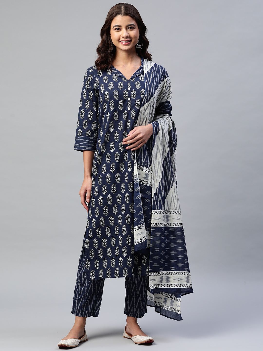 Yuris Women Navy Blue Ethnic Motifs Printed Pure Cotton Kurta with Trousers & Dupatta
Yuris Women Navy Blue Ethnic Motifs Printed Pure Cotton Kurta with Trousers & Dupatta