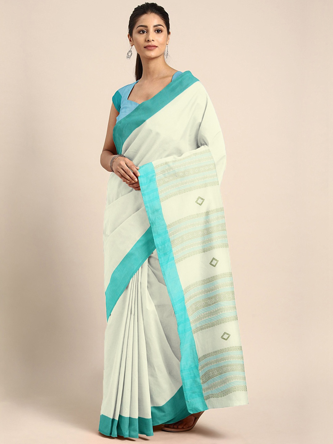 Kalakari India Off White & Blue Woven Design Kutchi Embroidery Pure Cotton Jamdani Saree
Kalakari India Off White & Blue Woven Design Kutchi Embroidery Pure Cotton Jamdani Saree