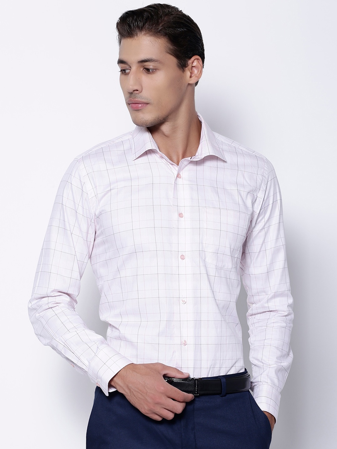 Blackberrys Men Pink & White India Slim Fit Windowpane Checks Opaque Cotton Formal Shirt
Blackberrys Men Pink & White India Slim Fit Windowpane Checks Opaque Cotton Formal Shirt
