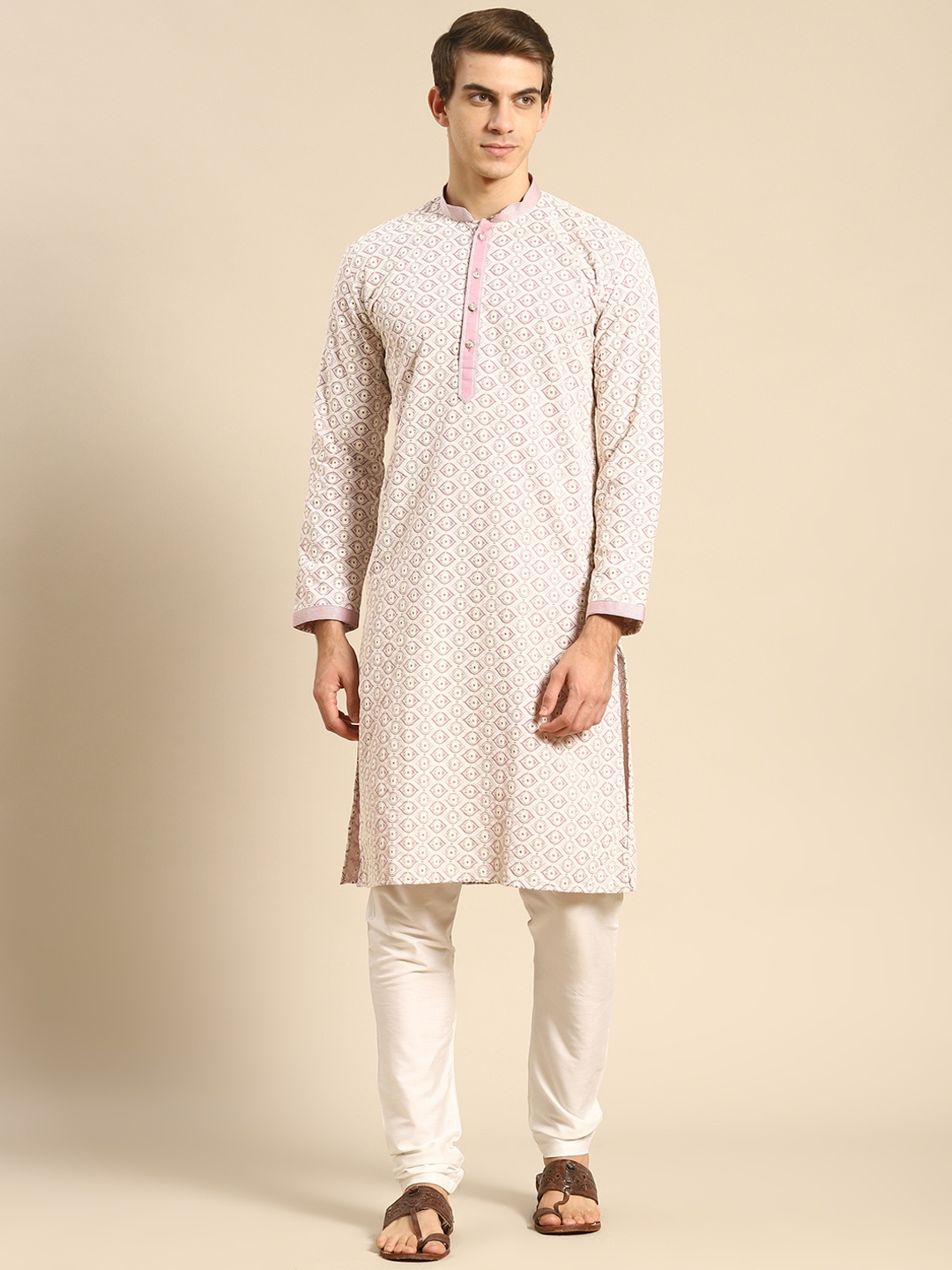RAJUBHAI HARGOVINDAS Men Lavender & White Ethnic Motifs Embroidered Chikankari Floral Kurta
RAJUBHAI HARGOVINDAS Men Lavender & White Ethnic Motifs Embroidered Chikankari Floral Kurta