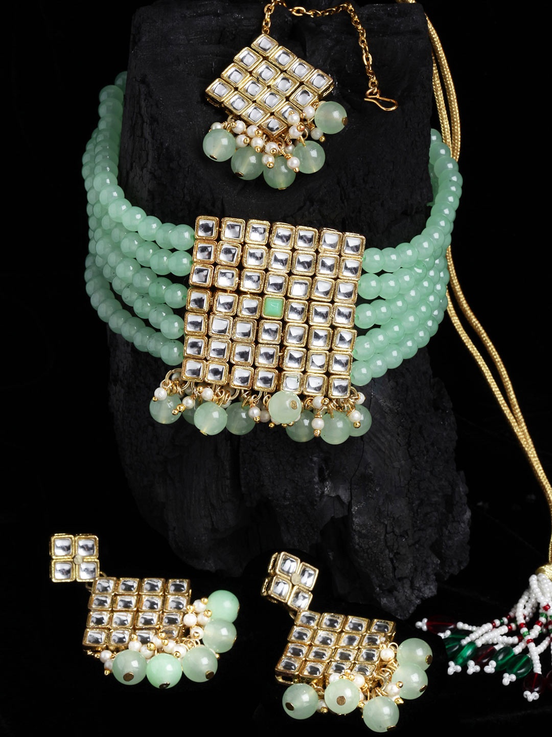 KARATCART Gold-Plated White Kundan-Studded & Beaded Handcrafted Jewellery Set, Lime green
KARATCART Gold-Plated White Kundan-Studded & Beaded Handcrafted Jewellery Set, Lime green