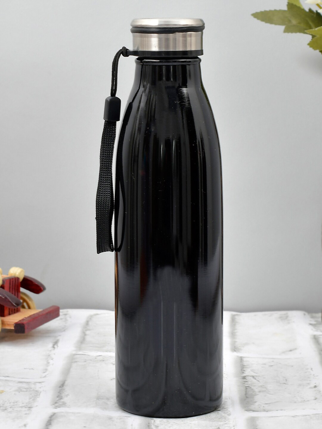 Kuber Industries Black Solid Stainless Steel Single Wall Vacuum Insulated Fridge Water Bottle
Kuber Industries Black Solid Stainless Steel Single Wall Vacuum Insulated Fridge Water Bottle
