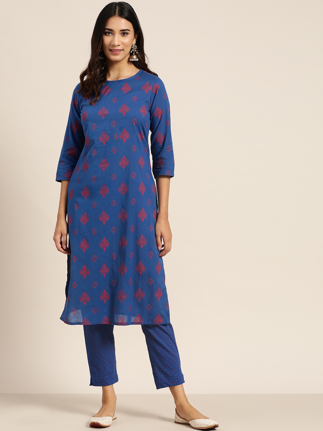 Sangria Women Blue & Red Ethnic Motifs Printed Regular Pure Cotton Kurta with Trousers
Sangria Women Blue & Red Ethnic Motifs Printed Regular Pure Cotton Kurta with Trousers