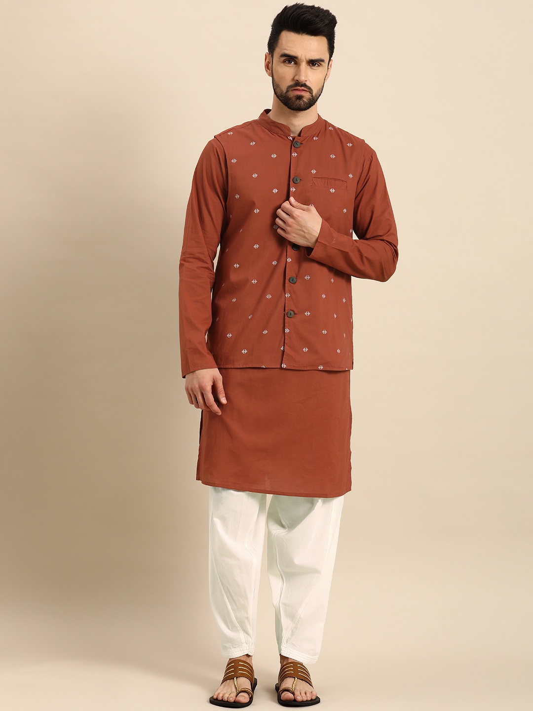 Anouk Men Orange & White Solid Pure Cotton Kurta with Salwar & & Printed Nehru Jacket
Anouk Men Orange & White Solid Pure Cotton Kurta with Salwar & & Printed Nehru Jacket