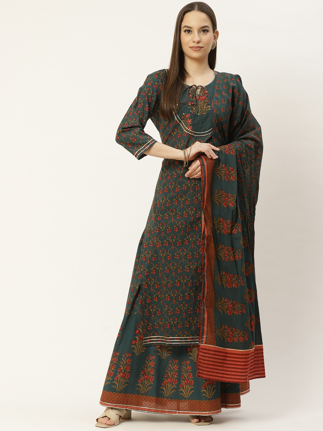 Maaesa Women Green Floral Printed Regular Pure Cotton Kurta with Skirt & With Dupatta 
Maaesa Women Green Floral Printed Regular Pure Cotton Kurta with Skirt & With Dupatta
