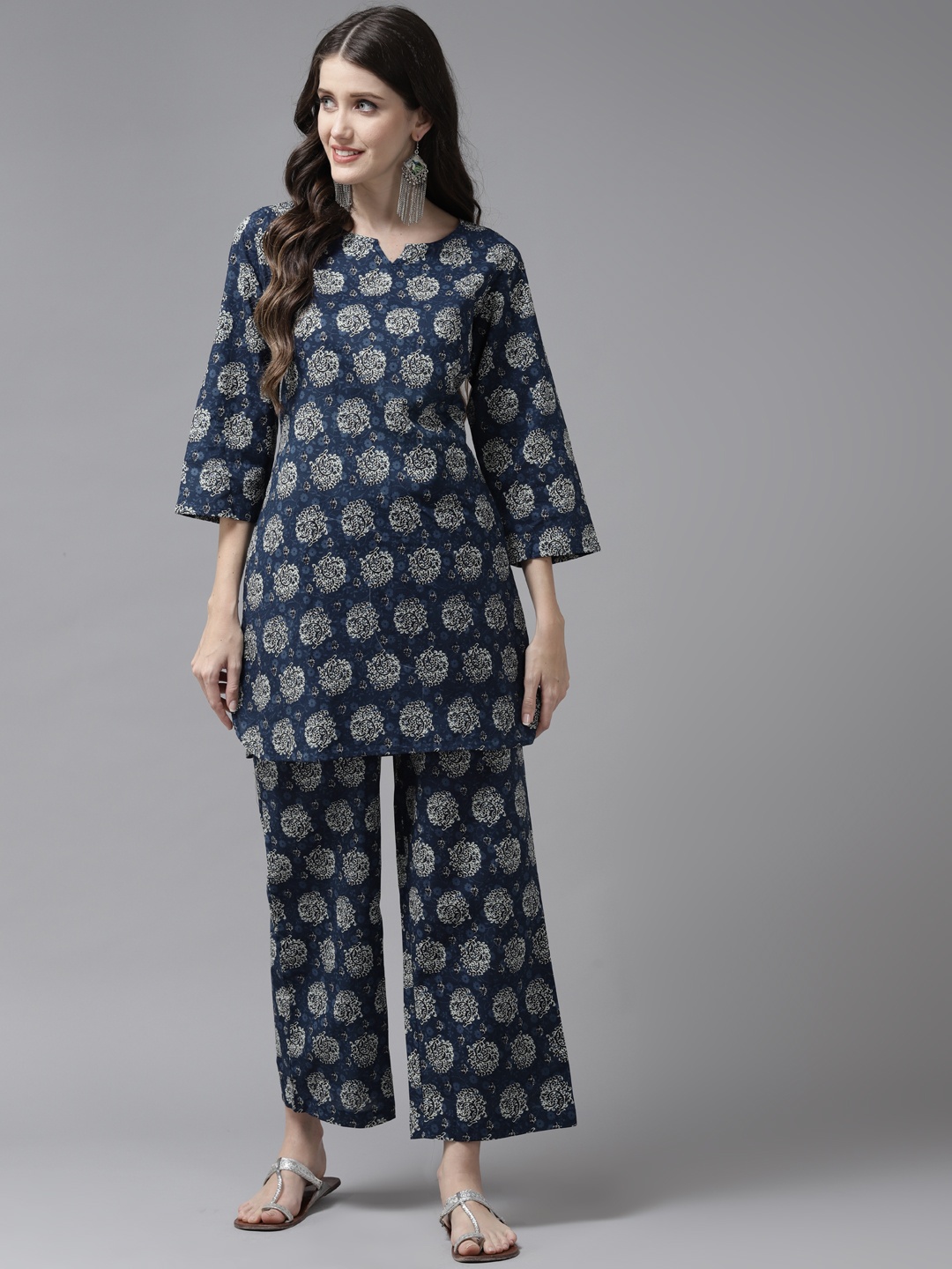 Amirah s Women Blue & White Printed Regular Pure Cotton Kurti with Pyjamas
Amirah s Women Blue & White Printed Regular Pure Cotton Kurti with Pyjamas