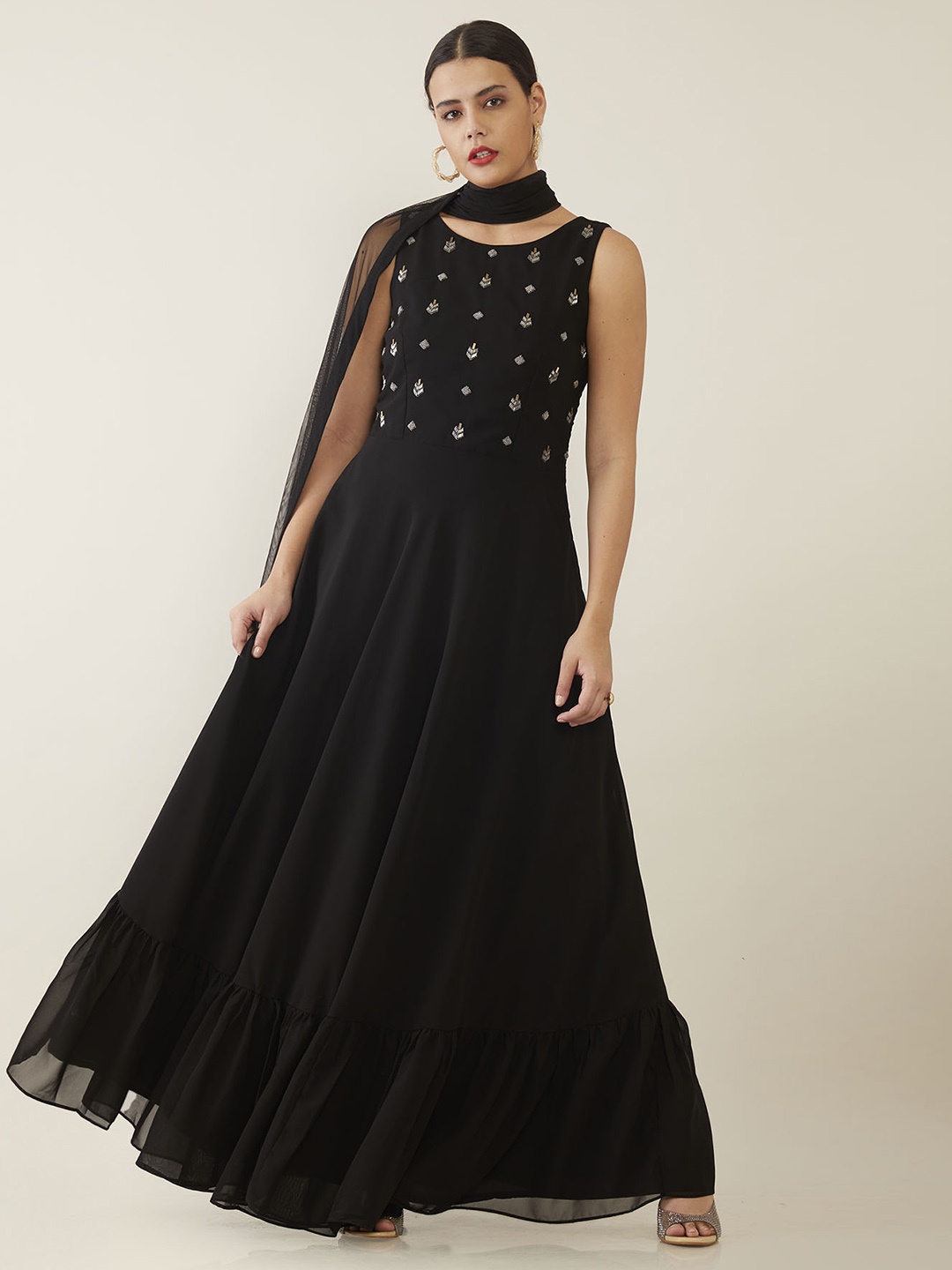 Soch Ethnic Motifs Embroidered Tiered Beads & Stones Kurta with Trousers & Dupatta, Black
Soch Ethnic Motifs Embroidered Tiered Beads & Stones Kurta with Trousers & Dupatta, Black