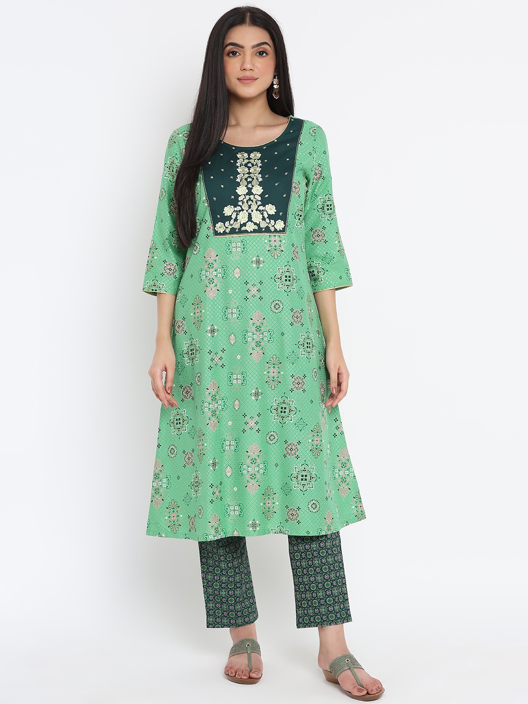 AURELIA - The Aure Collection Women Green & Golden Ethnic Motifs Print Zari Embroidered Kurta with Trousers
AURELIA - The Aure Collection Women Green & Golden Ethnic Motifs Print Zari Embroidered Kurta with Trousers