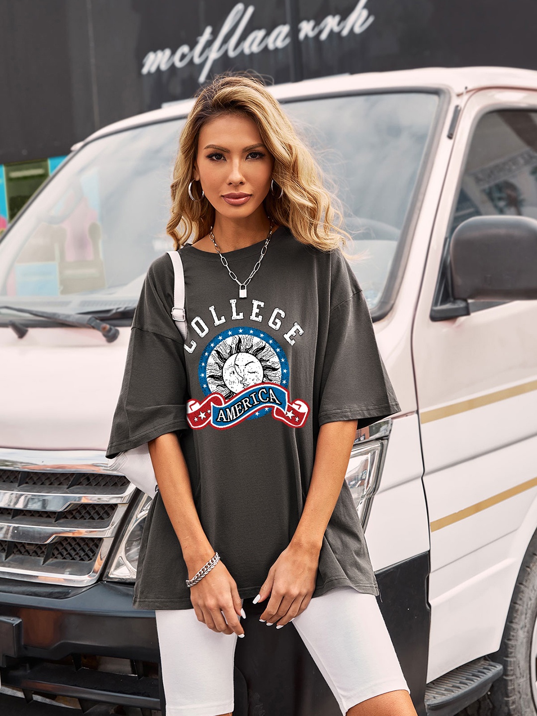 URBANIC Women Charcoal Grey Pure Cotton Typography Printed Drop-Shoulder Sleeves T-shirt
URBANIC Women Charcoal Grey Pure Cotton Typography Printed Drop-Shoulder Sleeves T-shirt