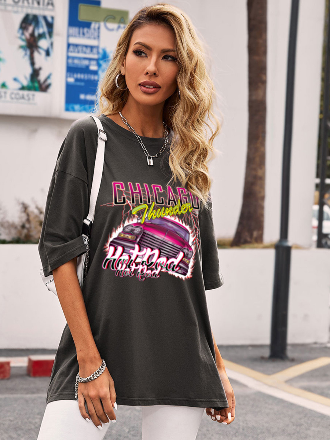 URBANIC Women Charcoal Grey & Pink Cotton Printed Drop-Shoulder Relaxed Longline T-shirt 
URBANIC Women Charcoal Grey & Pink Cotton Printed Drop-Shoulder Relaxed Longline T-shirt