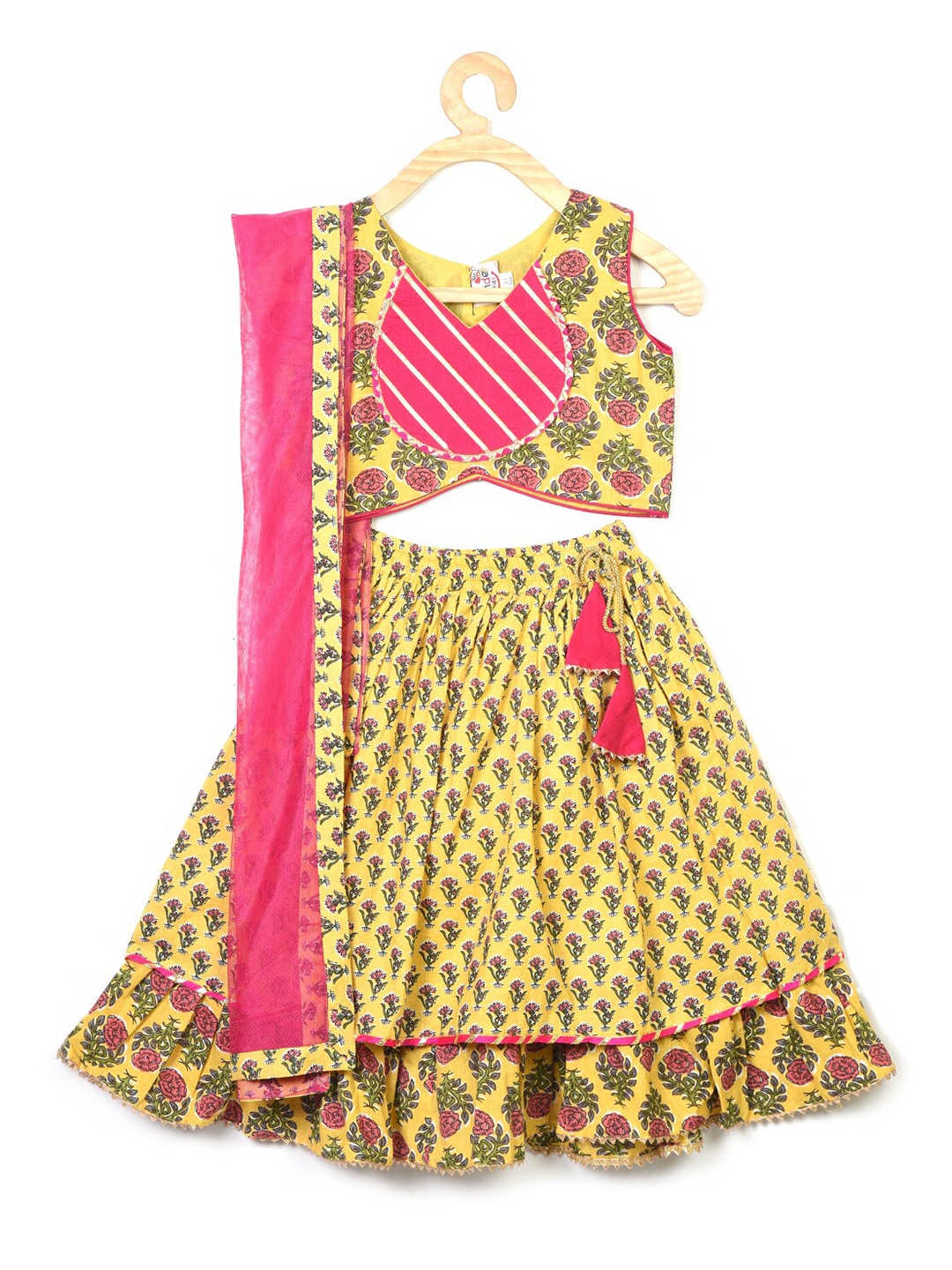Kinder Kids Girls Yellow & Green Printed Ready to Wear Lehenga & Blouse With Dupatta
Kinder Kids Girls Yellow & Green Printed Ready to Wear Lehenga & Blouse With Dupatta