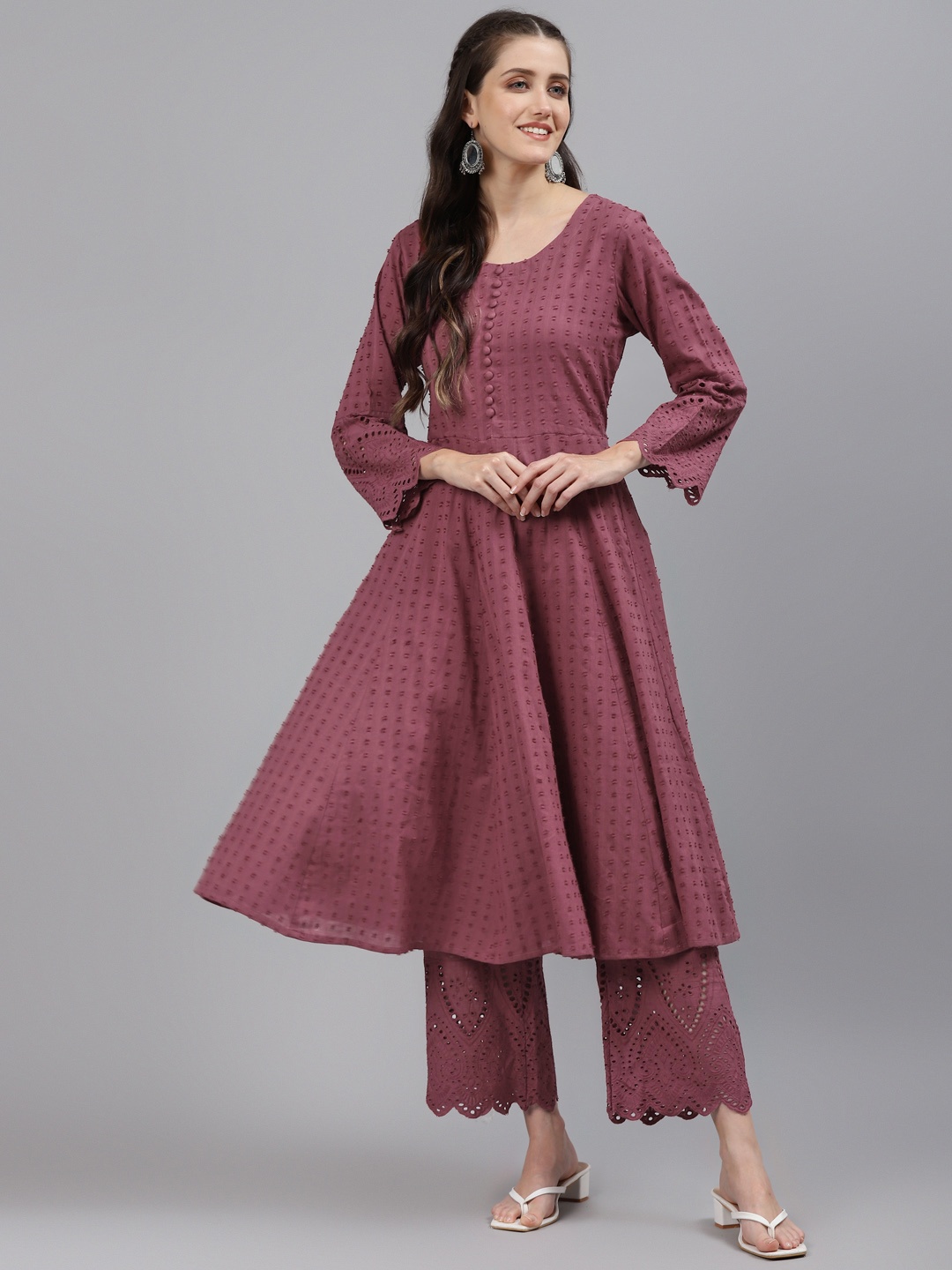 Readiprint Fashions Women Mauve Embroidered Chikankari Pure Cotton Kurta with Palazzos
Readiprint Fashions Women Mauve Embroidered Chikankari Pure Cotton Kurta with Palazzos