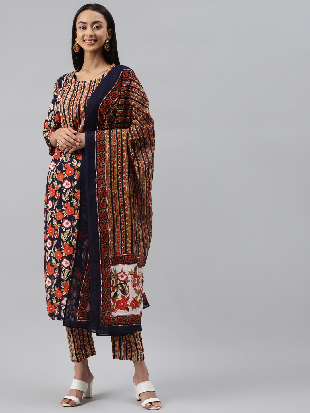 Yuris Women Navy Blue & Red Floral Printed Pure Cotton Kurta with Trousers & With Dupatta
Yuris Women Navy Blue & Red Floral Printed Pure Cotton Kurta with Trousers & With Dupatta