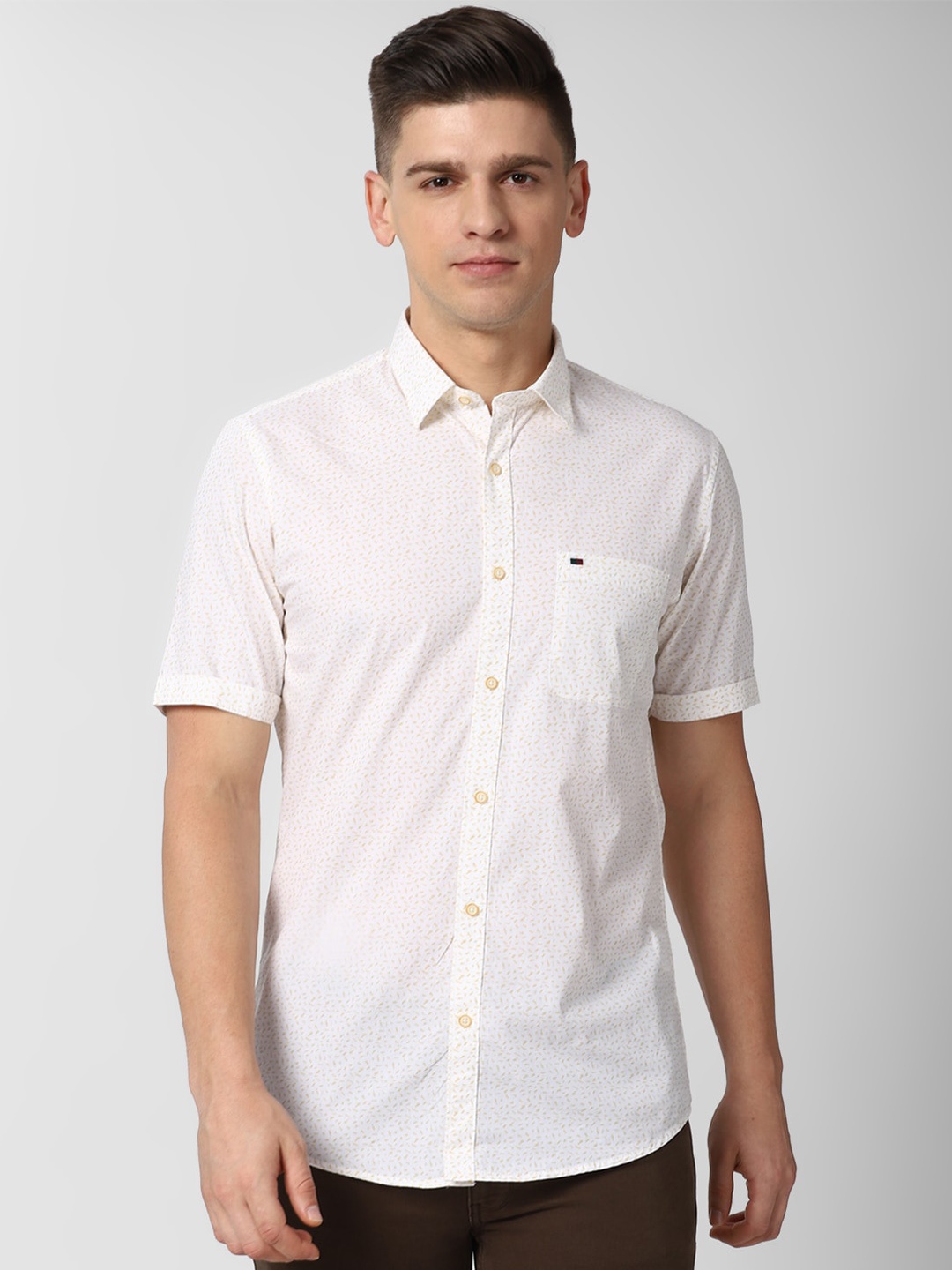Peter England Casuals Men Cream-Coloured Slim Fit Opaque Printed Pure Cotton Casual Shirt
Peter England Casuals Men Cream-Coloured Slim Fit Opaque Printed Pure Cotton Casual Shirt