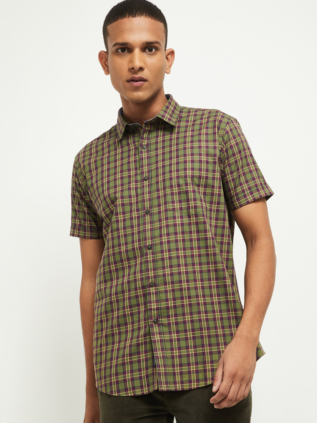 max Men Green Opaque Checked Casual Shirt 
max Men Green Opaque Checked Casual Shirt