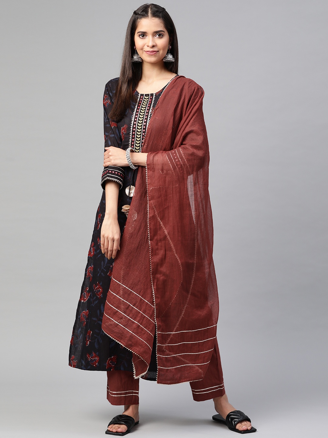 Readiprint Fashions Women Blue Floral Printed Regular Gotta Patti Pure Cotton Kurta Set
Readiprint Fashions Women Blue Floral Printed Regular Gotta Patti Pure Cotton Kurta Set