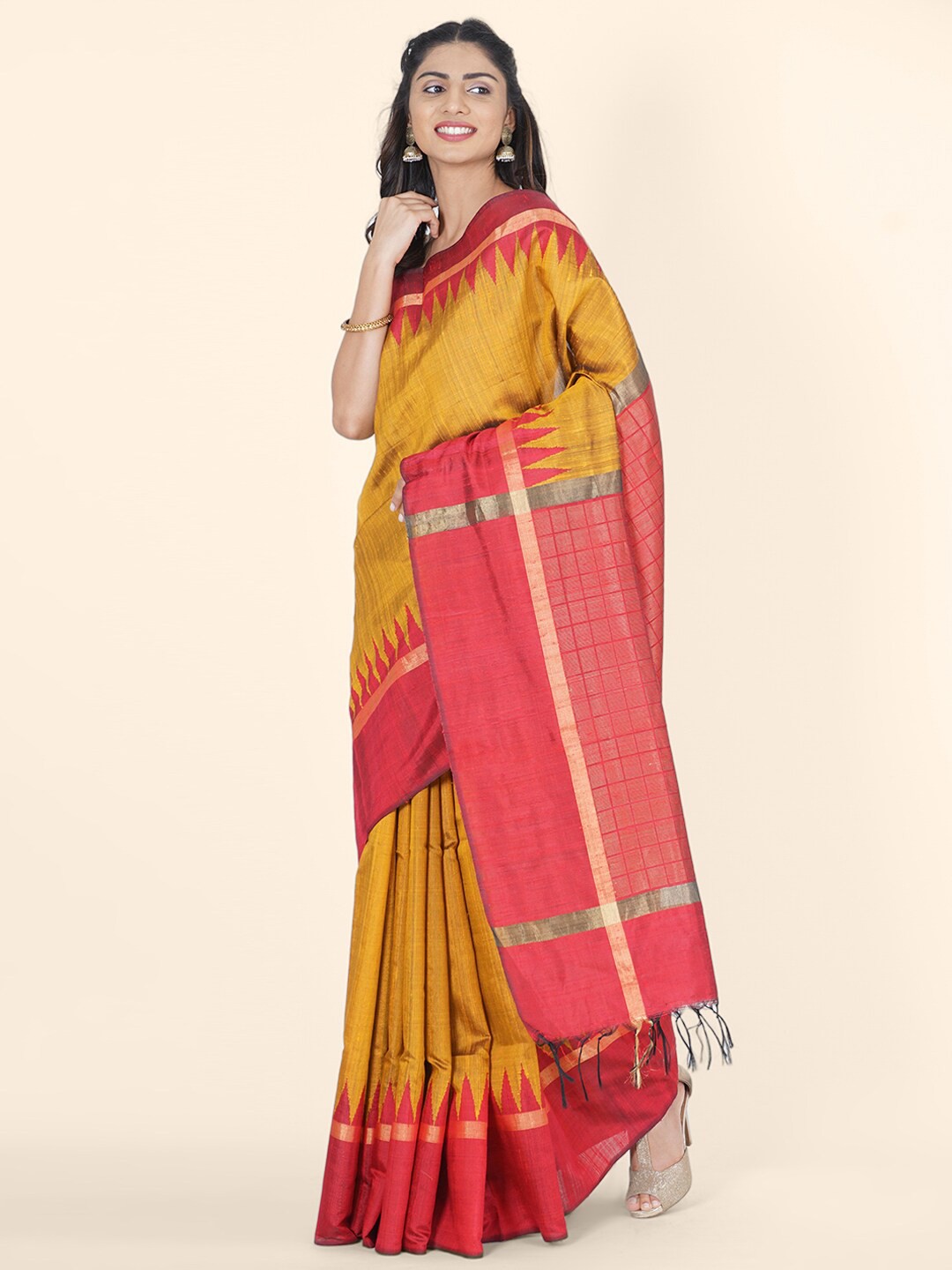 Bangalore Silk Emporium Mustard Yellow & Fuchsia Pink Zari Art Silk Kanjeevaram Saree
Bangalore Silk Emporium Mustard Yellow & Fuchsia Pink Zari Art Silk Kanjeevaram Saree