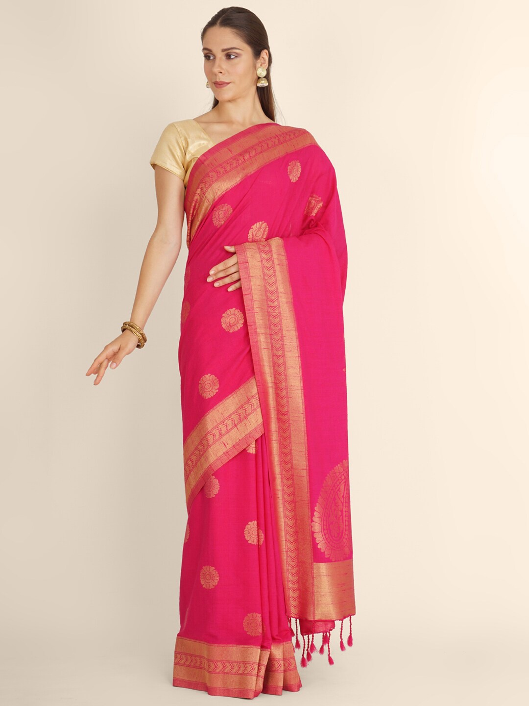 Bangalore Silk Emporium Pink & Gold-Toned Woven Design Zari Linen Blend Kanjeevaram Saree
Bangalore Silk Emporium Pink & Gold-Toned Woven Design Zari Linen Blend Kanjeevaram Saree