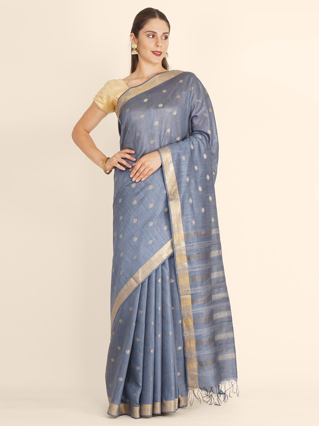 Bangalore Silk Emporium Grey & Gold-Toned Woven Design Zari Linen Blend Kanjeevaram Saree
Bangalore Silk Emporium Grey & Gold-Toned Woven Design Zari Linen Blend Kanjeevaram Saree