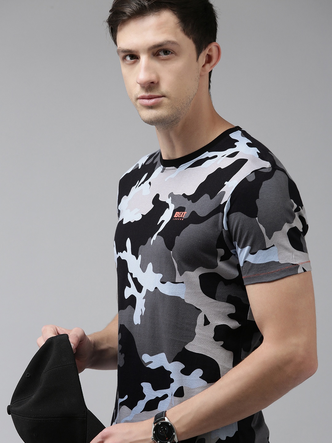 BEAT LONDON by PEPE JEANS Men Multicoloured Camouflage Printed Slim Fit Pure Cotton T-shirt, Multi
BEAT LONDON by PEPE JEANS Men Multicoloured Camouflage Printed Slim Fit Pure Cotton T-shirt, Multi