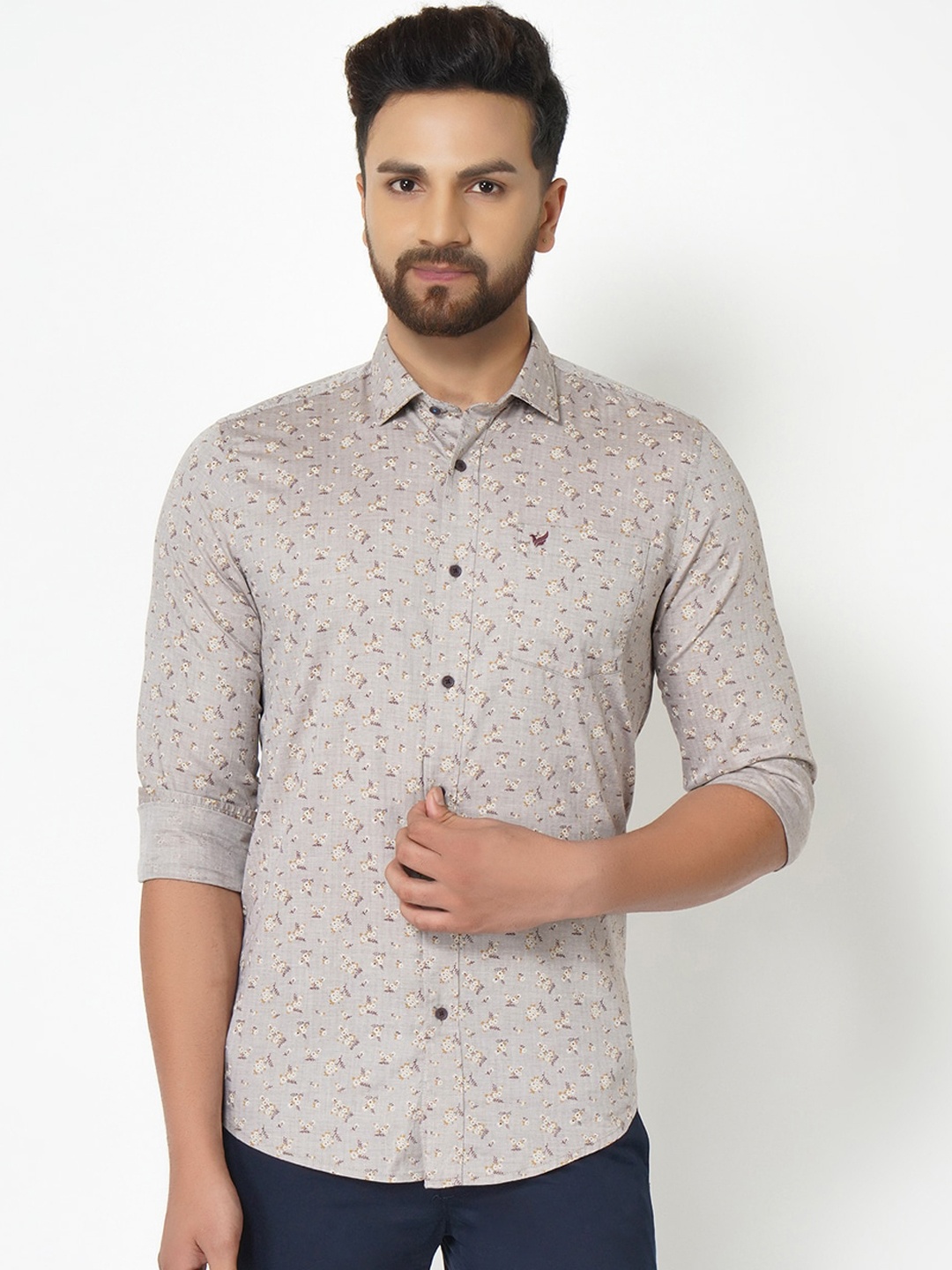 Blackberrys Men Grey & White India Slim Fit Opaque Printed Pure Cotton Casual Shirt
Blackberrys Men Grey & White India Slim Fit Opaque Printed Pure Cotton Casual Shirt