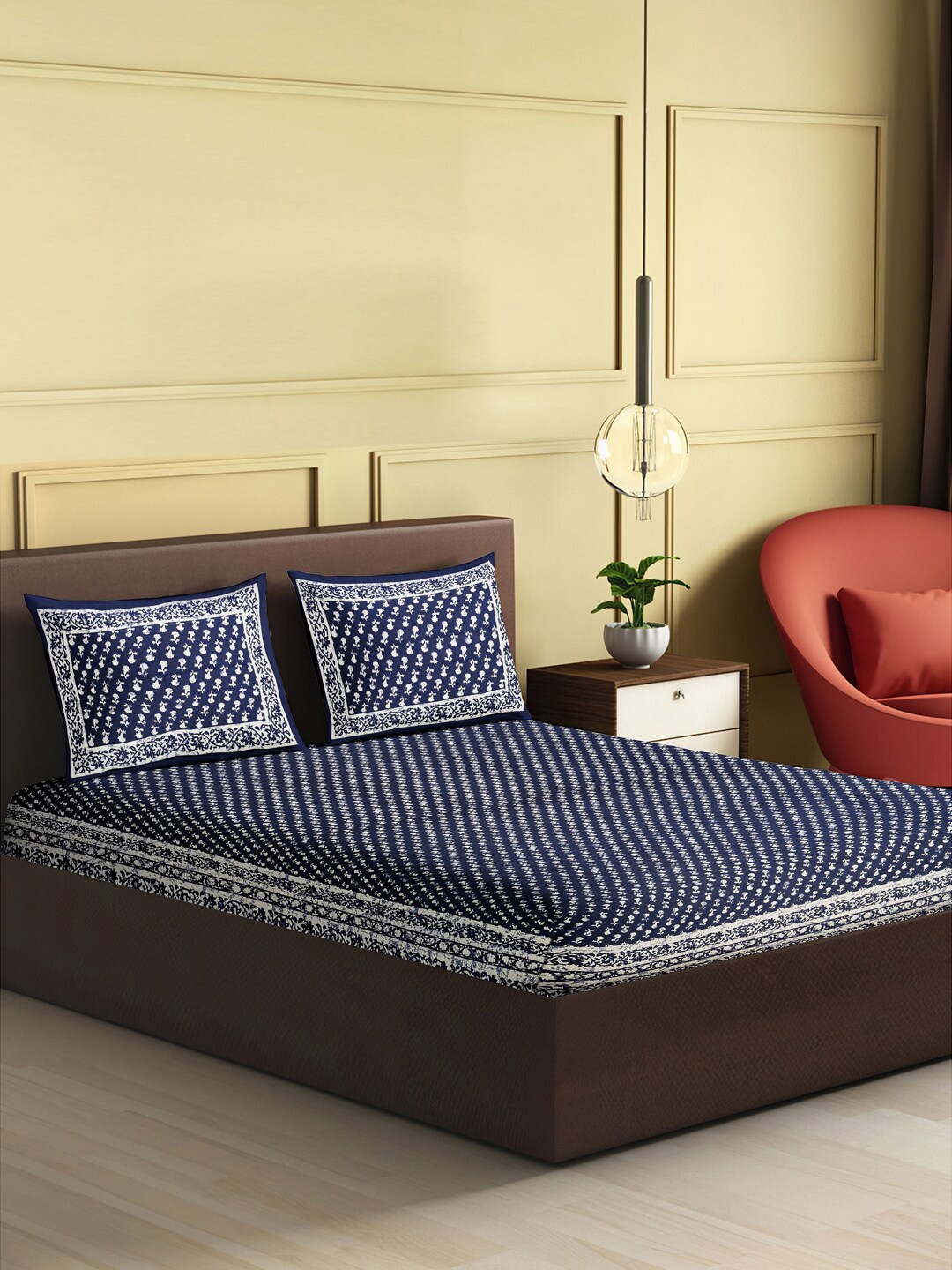 Gulaab Jaipur Navy Blue & White Floral 600 TC Cotton King Bedsheet with 2 Pillow Covers
Gulaab Jaipur Navy Blue & White Floral 600 TC Cotton King Bedsheet with 2 Pillow Covers