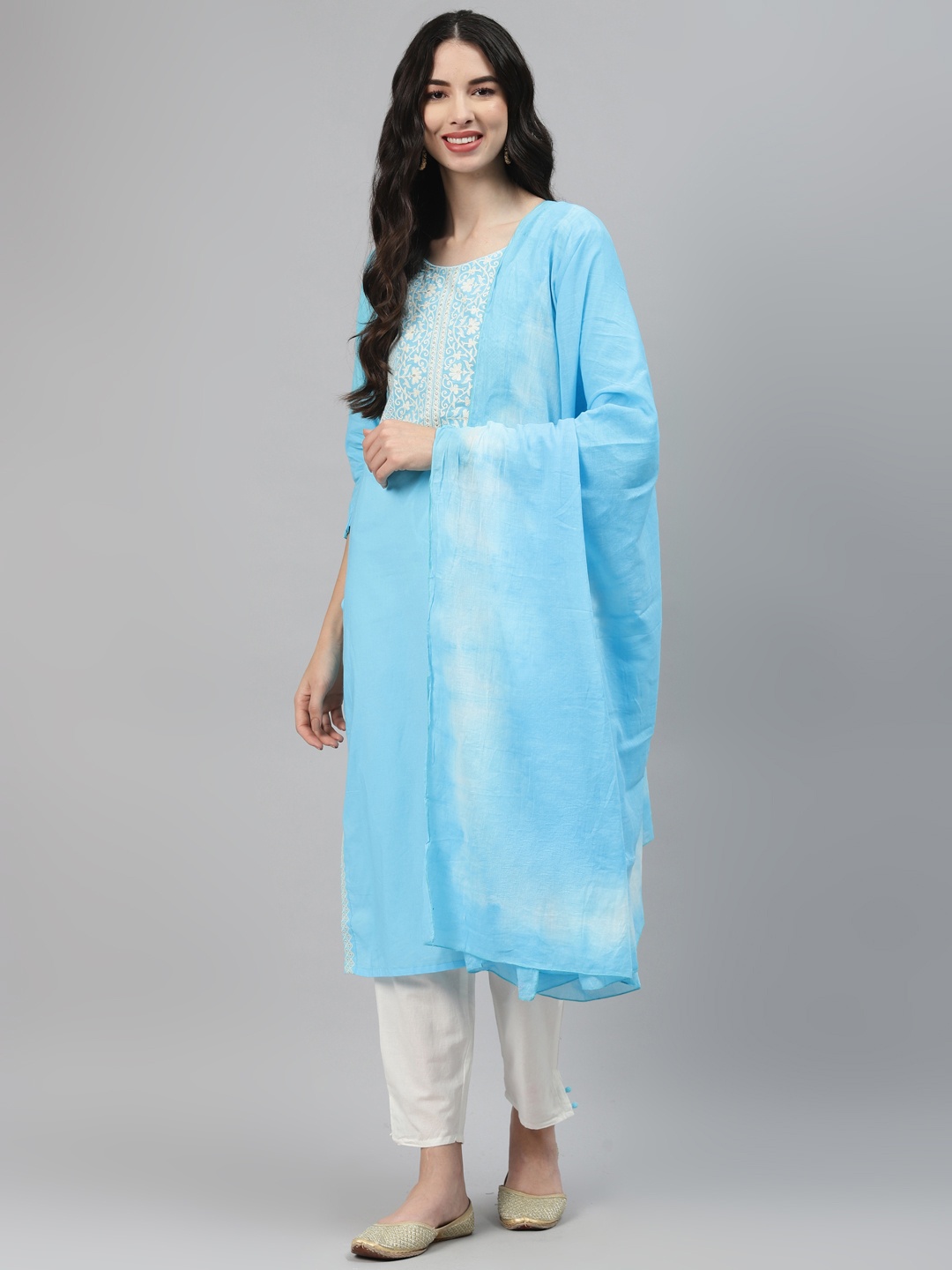 HIGHLIGHT FASHION EXPORT Women Blue Embroidered Regular Thread Work Kurta with Trousers
HIGHLIGHT FASHION EXPORT Women Blue Embroidered Regular Thread Work Kurta with Trousers