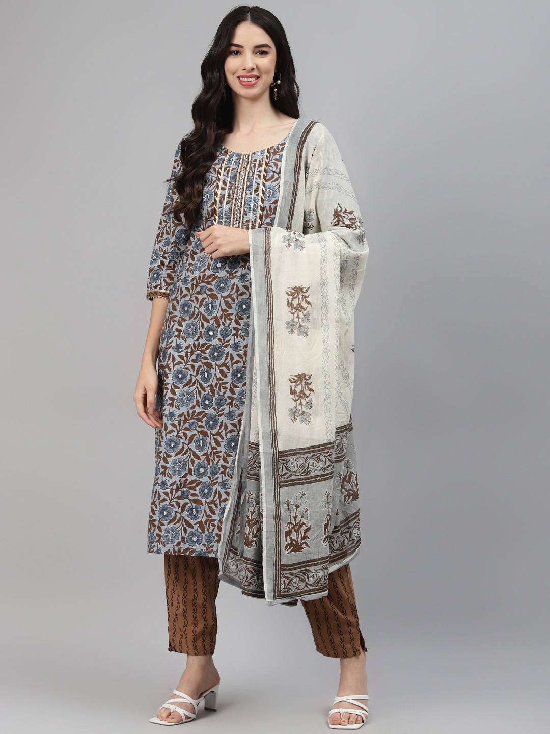 HIGHLIGHT FASHION EXPORT Women Grey Floral Printed Regular Kurta with Trousers & With Dupatta
HIGHLIGHT FASHION EXPORT Women Grey Floral Printed Regular Kurta with Trousers & With Dupatta