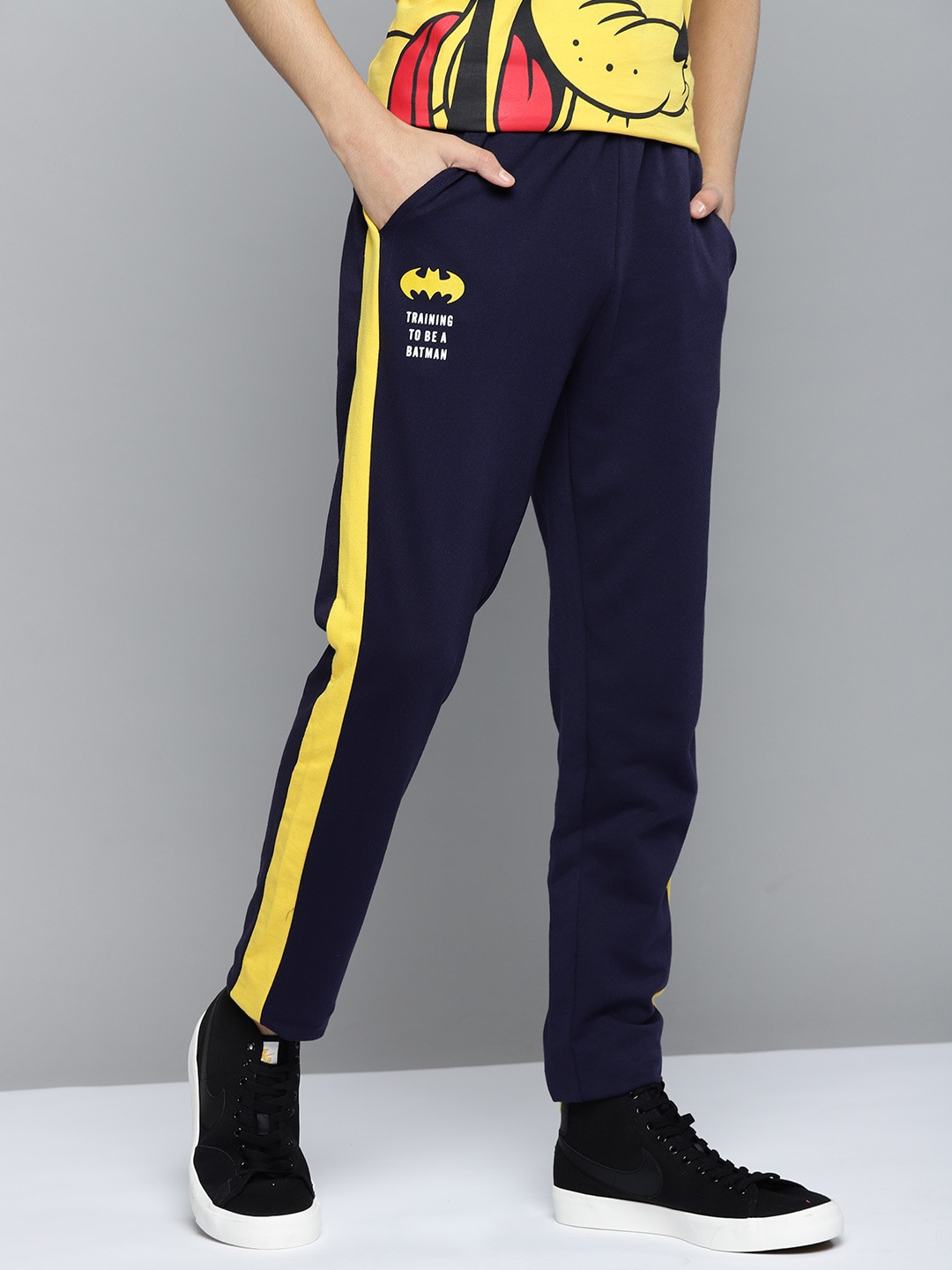 Kook N Keech Batman Teens Boys Navy Blue and Yellow Solid Side Taping Detail Track Pants 
Kook N Keech Batman Teens Boys Navy Blue and Yellow Solid Side Taping Detail Track Pants