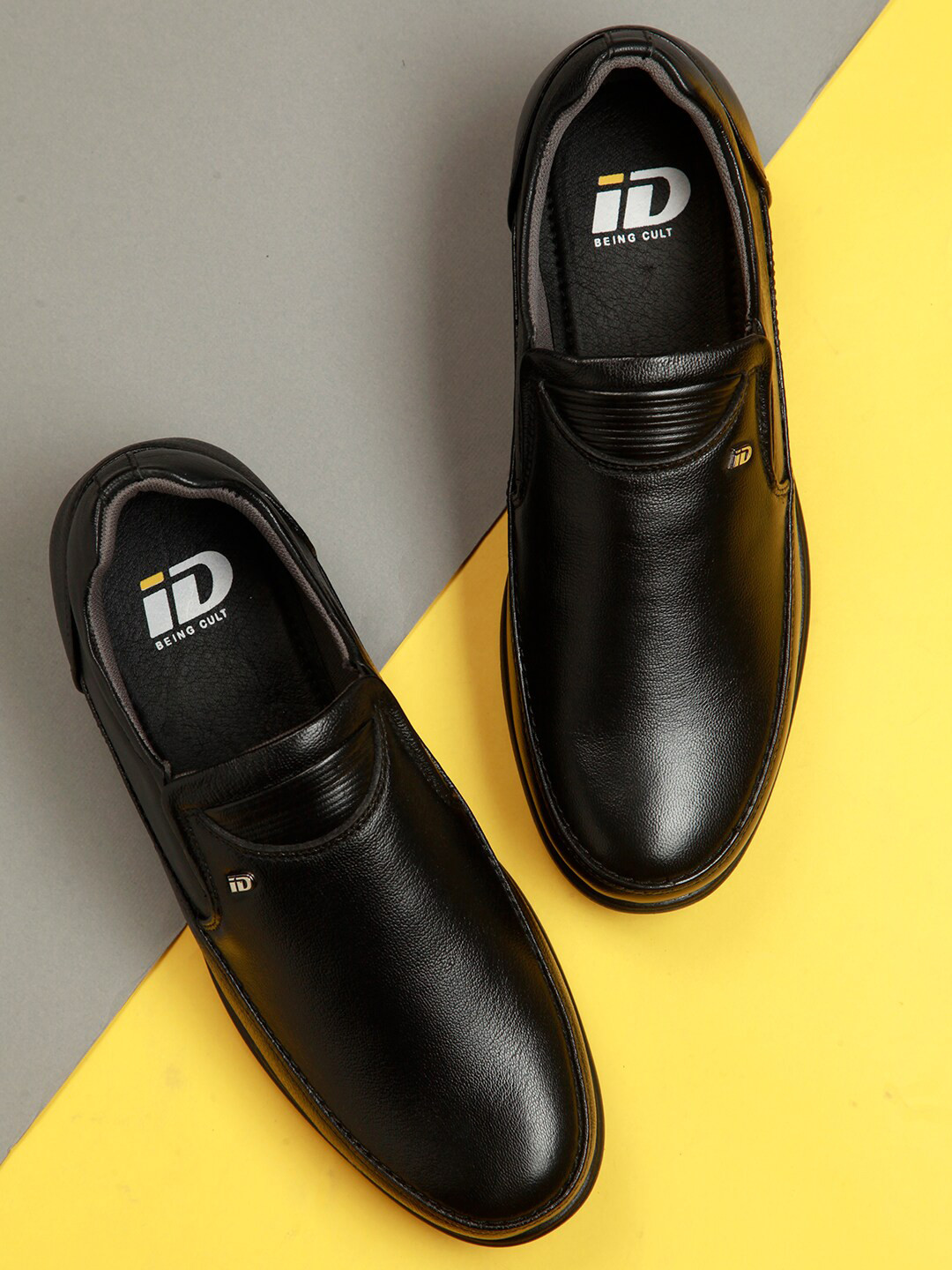 ID Men Grey Textured Leather Slip-On Sneakers 
ID Men Grey Textured Leather Slip-On Sneakers