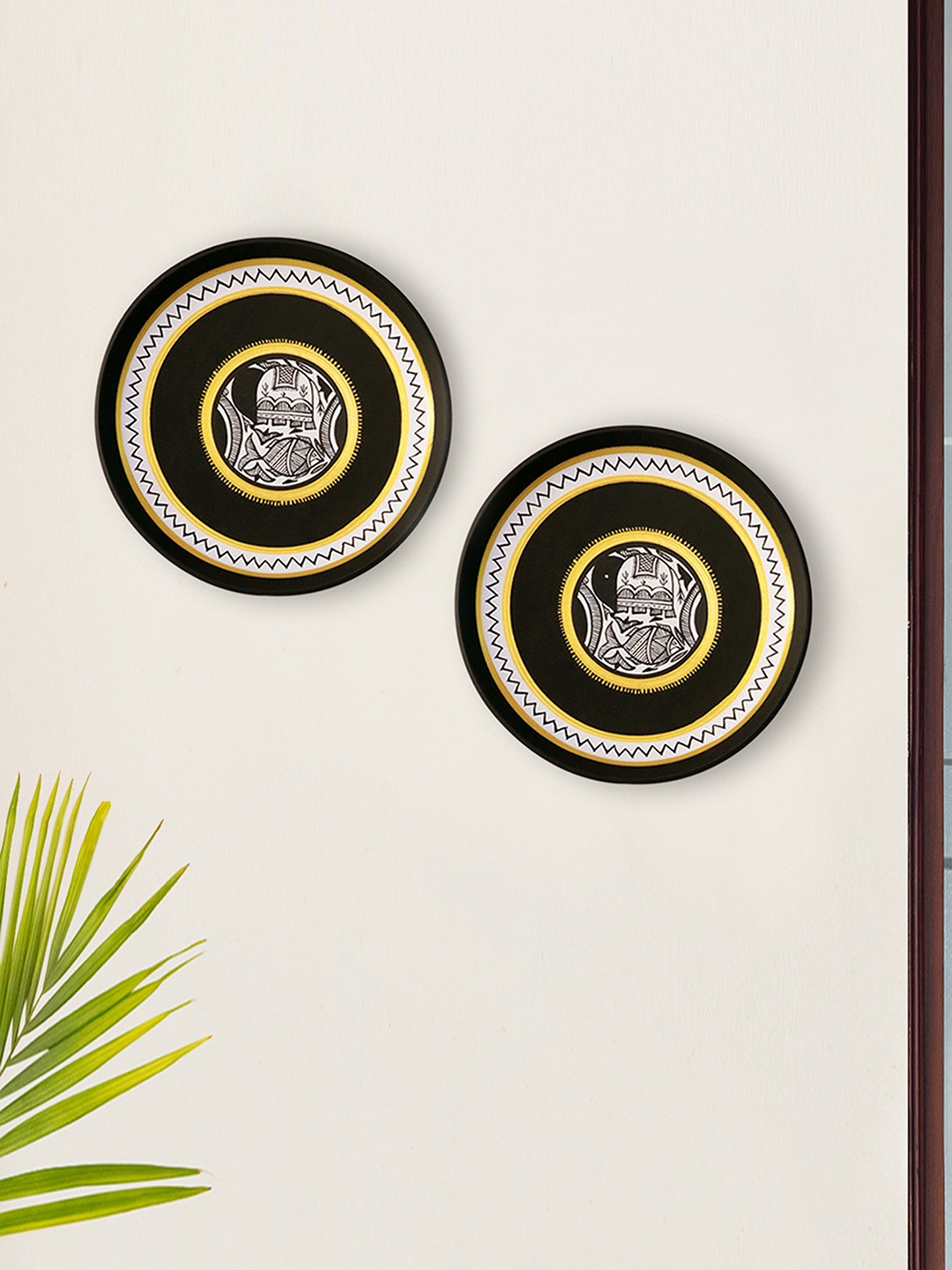 ExclusiveLane Set of 2 Terracotta Madhubani Wall Plates Handmade Wall Decor, Black
ExclusiveLane Set of 2 Terracotta Madhubani Wall Plates Handmade Wall Decor, Black