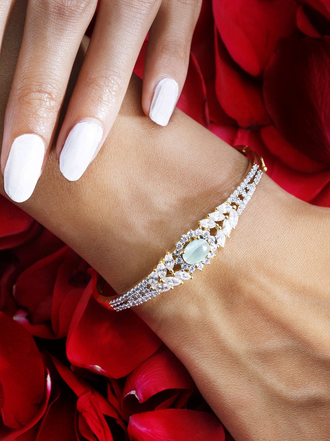 Rubans Women Gold-Toned & Green Handcrafted Gold-Plated Zircon Stone Bangle-Style Bracelet
Rubans Women Gold-Toned & Green Handcrafted Gold-Plated Zircon Stone Bangle-Style Bracelet