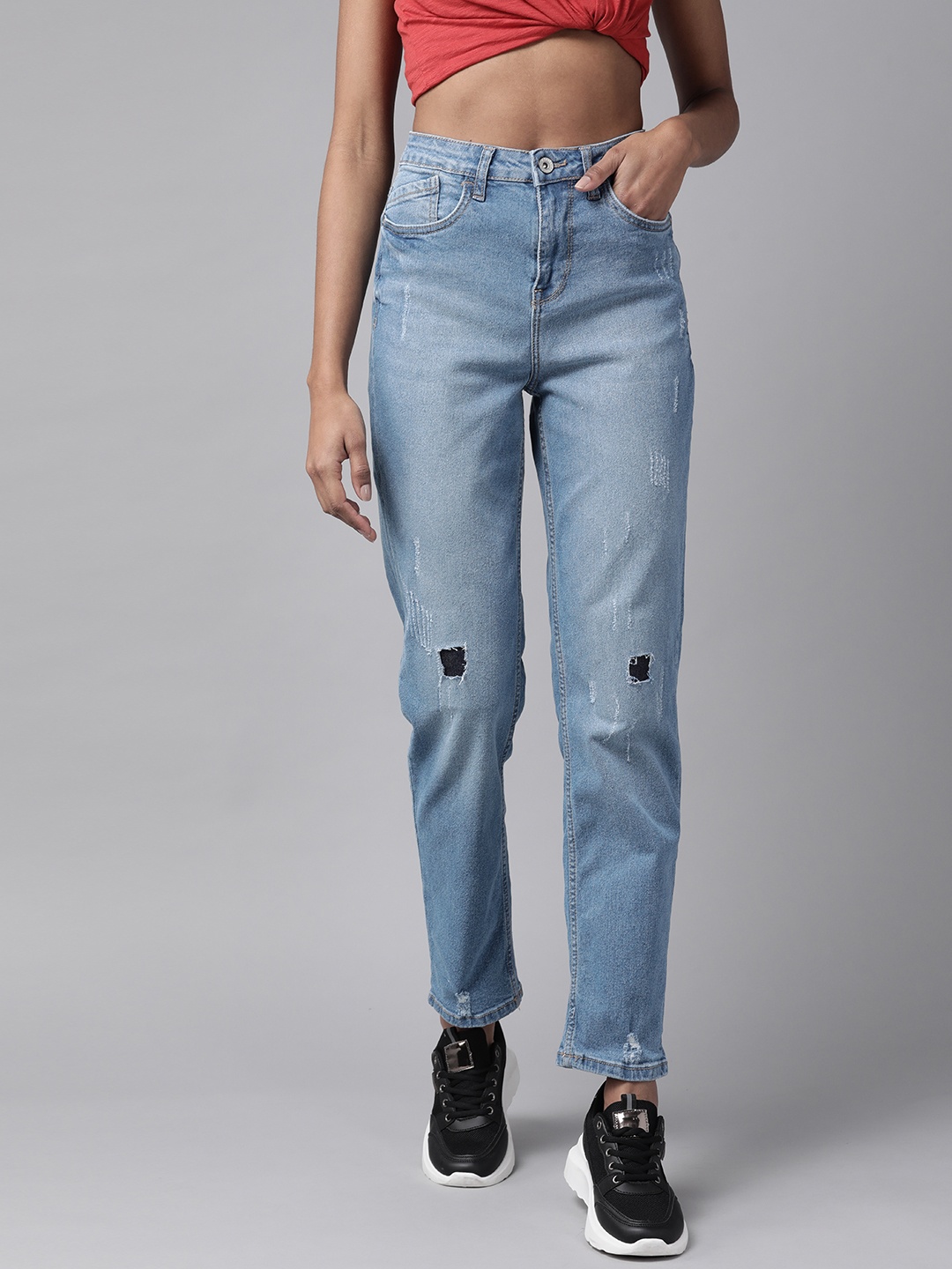 The Roadster Lifestyle Co Women Blue Boyfriend Fit Mildly Distressed Light Fade Stretchable Jeans
The Roadster Lifestyle Co Women Blue Boyfriend Fit Mildly Distressed Light Fade Stretchable Jeans
