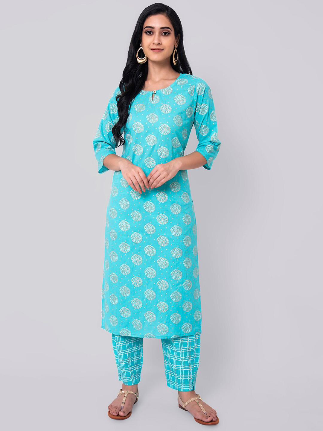 Wodreams Women Turquoise Blue Floral Printed Regular Pure Cotton Kurta with Trousers 
Wodreams Women Turquoise Blue Floral Printed Regular Pure Cotton Kurta with Trousers