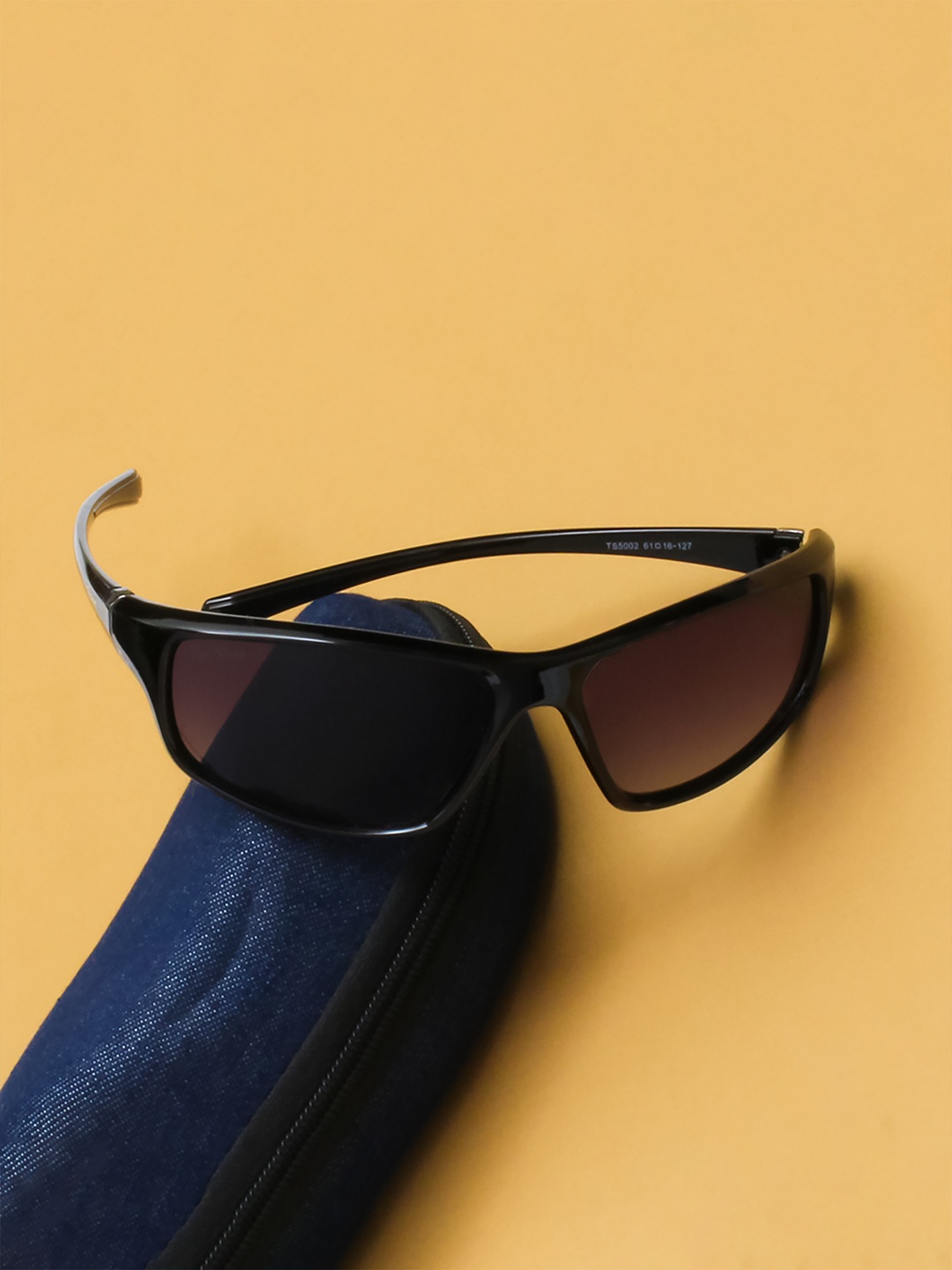 Ted Smith Unisex Purple Lens & Black Sports Sunglasses with Polarised Lens CRYPTO_C2
Ted Smith Unisex Purple Lens & Black Sports Sunglasses with Polarised Lens CRYPTO_C2