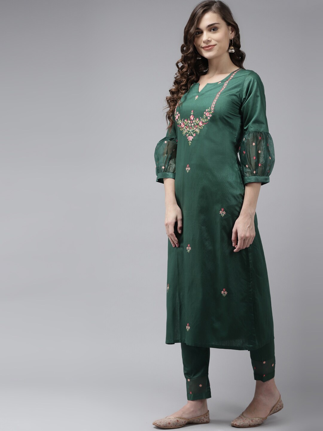 Indo Era Women Green Ethnic Motifs Embroidered Regular Kurta with Trousers & Dupatta
Indo Era Women Green Ethnic Motifs Embroidered Regular Kurta with Trousers & Dupatta