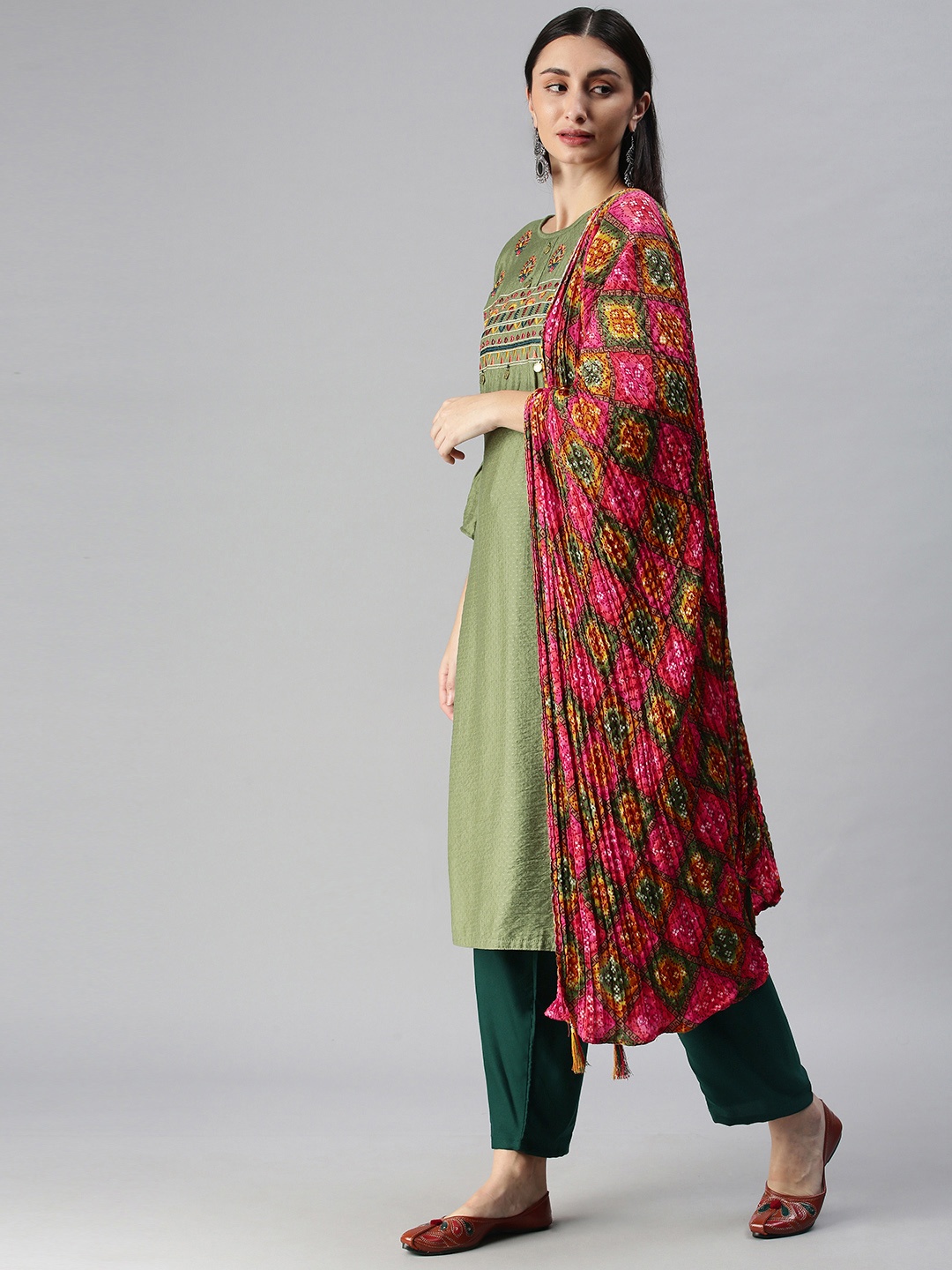 SheWill Women Green Hand Embroidered Mirror Work Kurta with Trousers & Bandhani Dupatta
SheWill Women Green Hand Embroidered Mirror Work Kurta with Trousers & Bandhani Dupatta