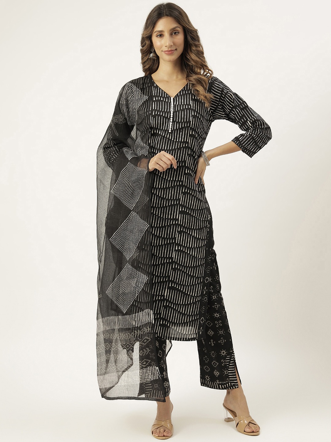 Lavanya The Label Women Black Bandhani Pure Cotton Kurti with Trousers & With Dupatta
Lavanya The Label Women Black Bandhani Pure Cotton Kurti with Trousers & With Dupatta