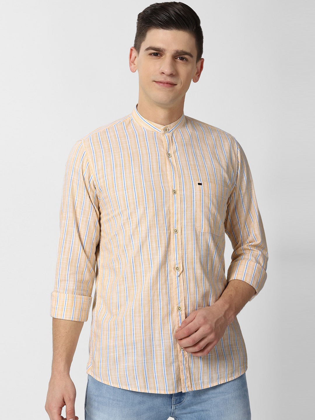Peter England Casuals Men Beige & Blue Slim Fit Opaque Striped Pure Cotton Casual Shirt
Peter England Casuals Men Beige & Blue Slim Fit Opaque Striped Pure Cotton Casual Shirt