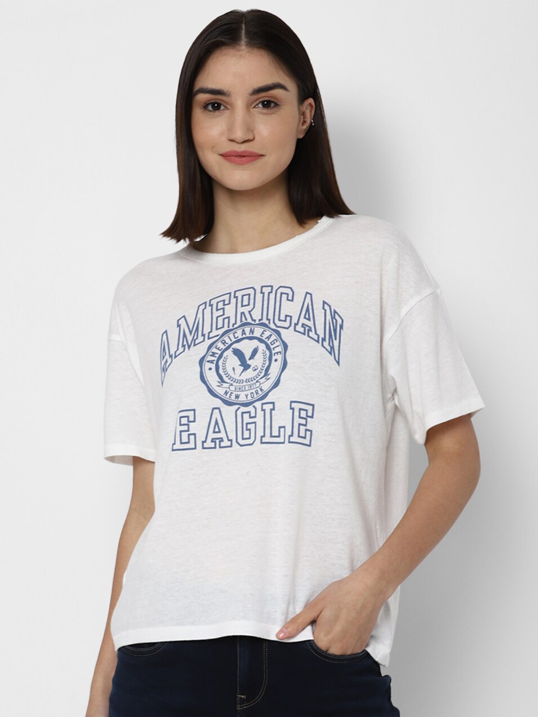 AMERICAN EAGLE OUTFITTERS Women White Typography Printed Raw Edge Slim Fit T-shirt
AMERICAN EAGLE OUTFITTERS Women White Typography Printed Raw Edge Slim Fit T-shirt